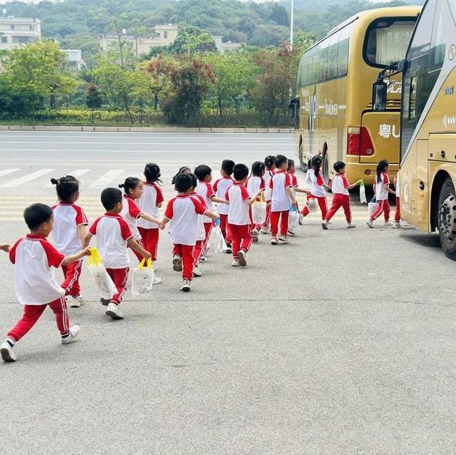 兰幼儿园萌娃开启超萌幼小衔接之旅九游会网站探秘潮州光正小学部！玉(图3)