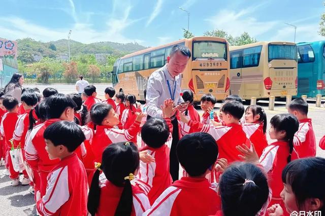 兰幼儿园萌娃开启超萌幼小衔接之旅九游会网站探秘潮州光正小学部！玉(图2)