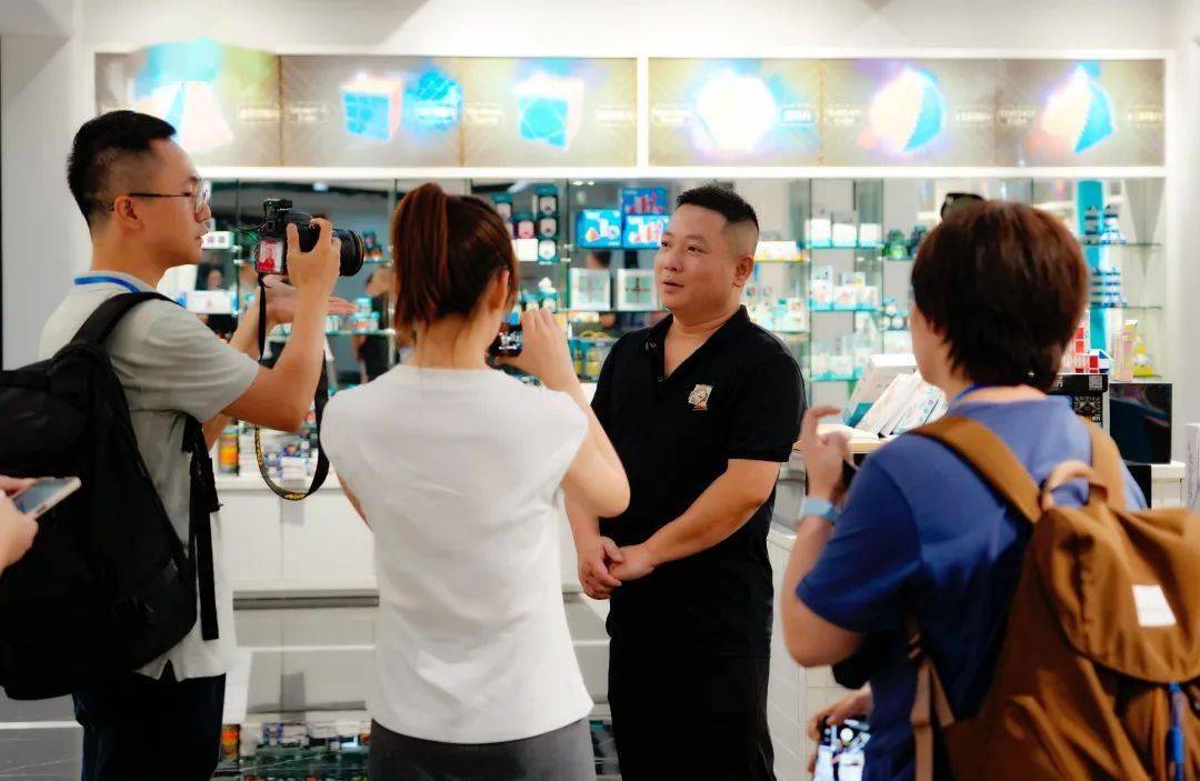 人将魔方卖到全球150个国家和地区获新华社报道！j9九游真人游戏第一平台2000元起家这个澄海(图9)